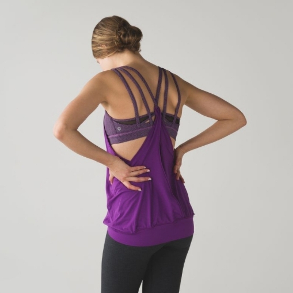 Lululemon Nouveau Limits tank. Tender violet (Purple). 2 in 1 bra. Size 6.